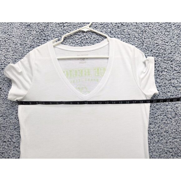 True Religion V Neck T Shirt Size LG Slim Fit Y2K Graphic Print Preppy White - Picture 8 of 11